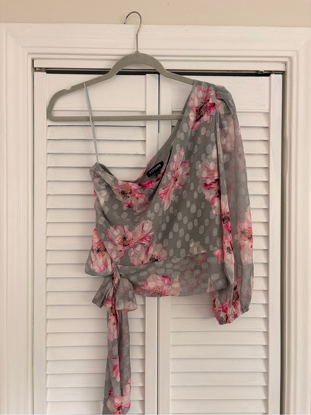 Guess One-Shoulder Gray Blouse with Pink Floral Print
